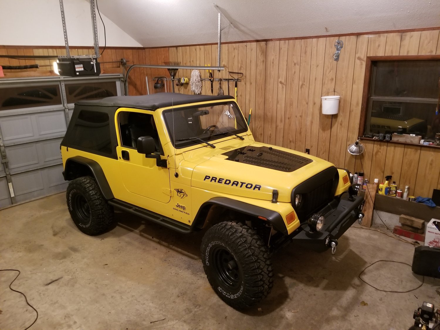 Quadratec Maximum Duty 3.5" Coil Spring Suspension Lift Kit with Shocks